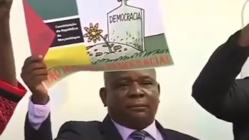 Protesto no parlamento de Moçambique