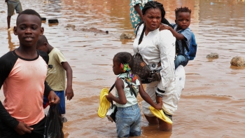 Chuva intensa em Luanda provoca danos