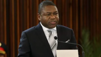 Presidente de Moçambique diz que o país tem de trabalhar