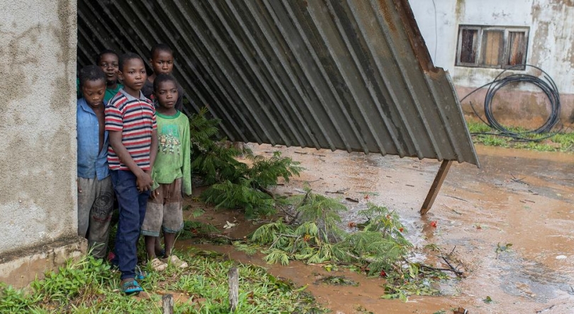 Mais de um milhão de pessoas afetadas por tripla crise em Moçambique