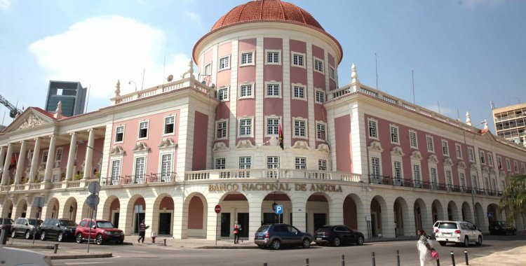 Mais de 120 milhões de operações financeiras são realizadas todos os meses em Angola