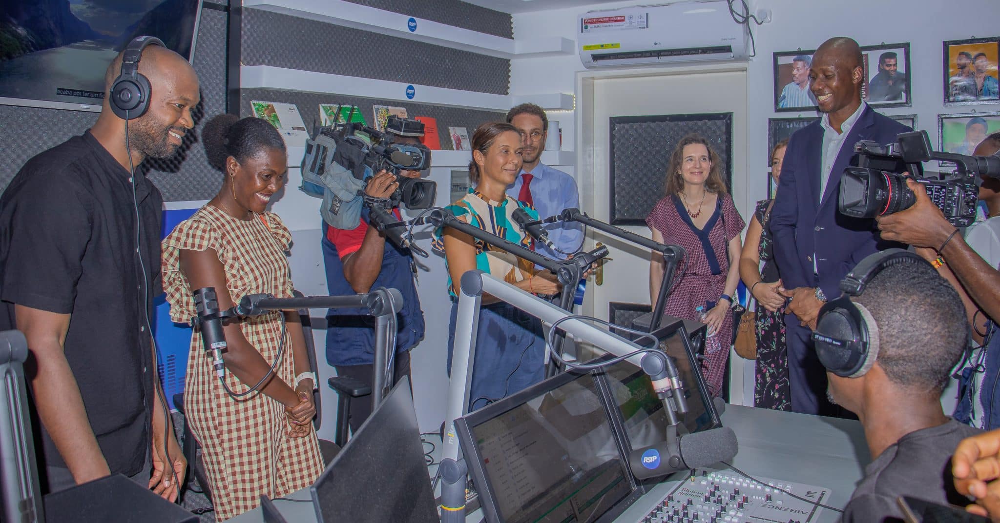 É inaugurado estúdio da rádio "Somos Todos Primos" em São Tomé e