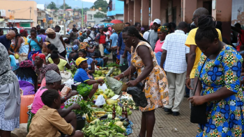 Autoridades são-tomenses proibem vendas nos arredores do mercado de côco-côco