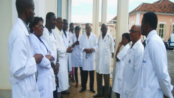 Médicos moçambicanos afirmam cumprir com serviços mínimos
