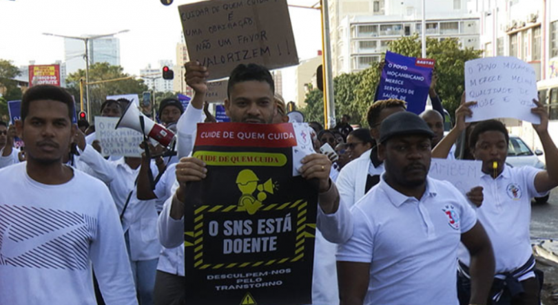 Governo moçambicano cria nova comissão liderada pelo PM para resolver a greve dos médicos