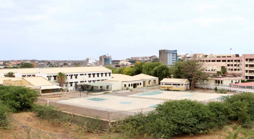 Começam hoje as aulas em Cabo Verde mas sem o Liceu da Várzea