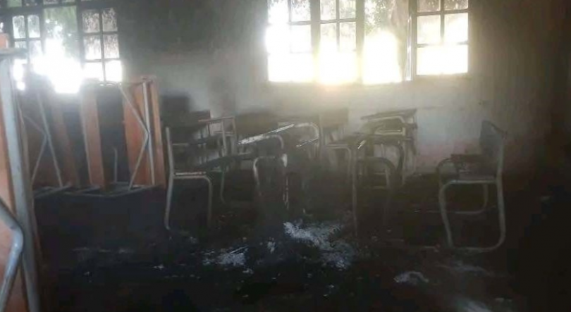 Grupo incendeia Escola Primária de Murupelane onde se repetem eleições