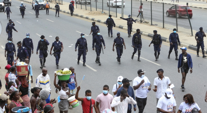 Angola: Polícia apreende três toneladas de medicamentos, alguns fora do prazo