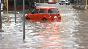 Chuvas intensas causam estragos na capital moçambicana, Maputo