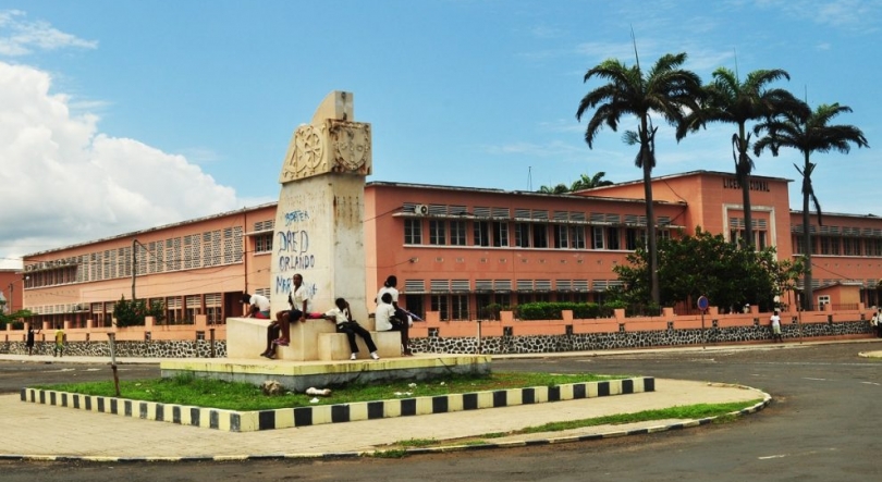 São Tomé e Príncipe: Governo anuncia reabilitação de 50 escolas do arquipélago