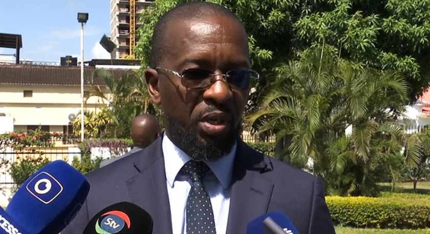 Ministro da defesa de Moçambique acusa partidos
