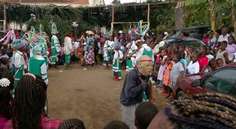 Imagem de “Tlundo”, o carnaval tradicional de São Tomé ameaça desaparecer