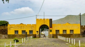 Imagem de Ministro angolano da Cultura visita hoje o Campo de Concentração do Tarrafal