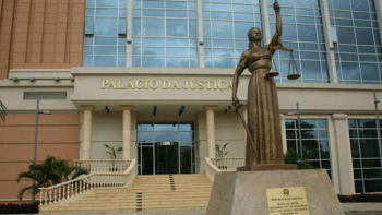 Imagem de Angola: Julgamento dos generais Kopelipa e Dino reiniciou hoje no Supremo em Luanda