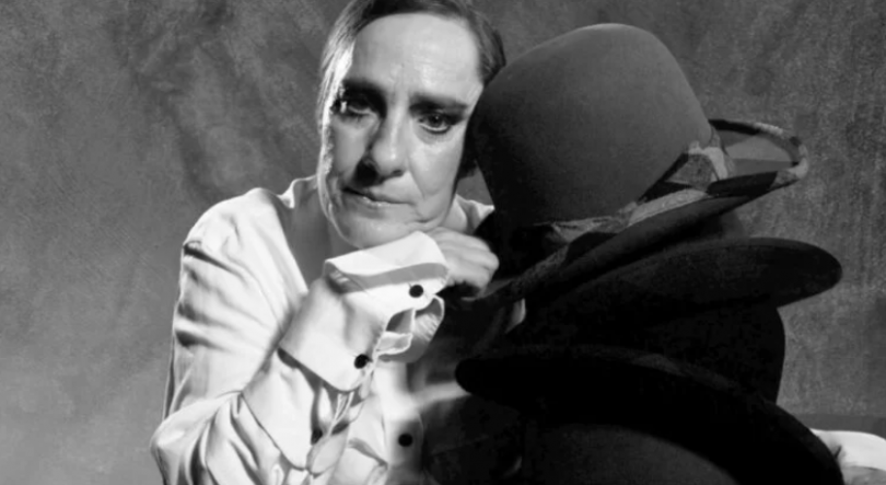 Imagem de Entrevista RDP África – Maria Rueff e o Elogio do riso uma homenagem aos comediantes