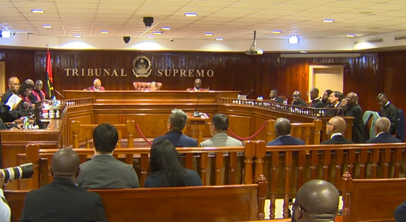 Imagem de Oficiais de justiça angolanos em greve até meados de novembro