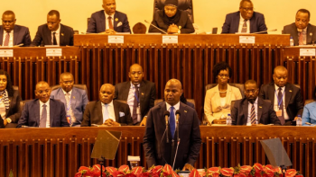 Imagem de Daniel Chapo destaca a força do povo moçambicano num ano difícil