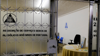 Imagem de Alcoólicos Anónimos apoiam cerca de dois milhões de pessoas em todo o mundo.